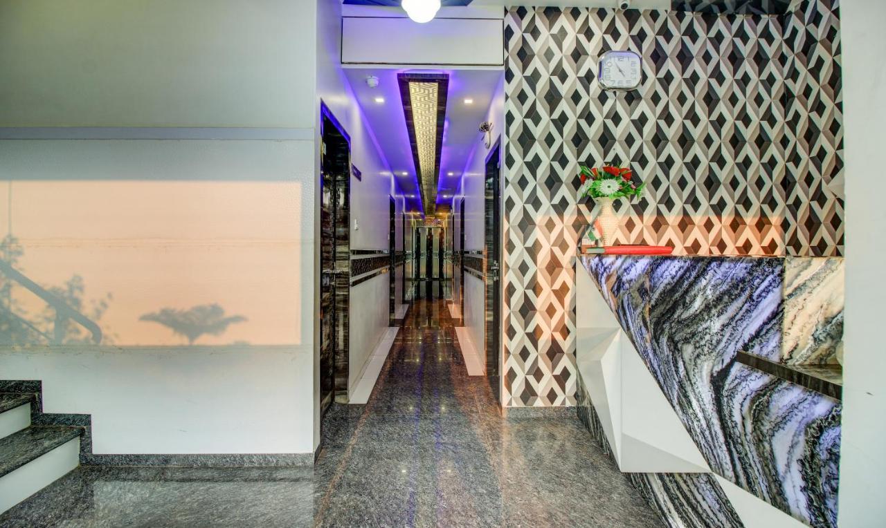Hotel Magnet Terminal-2 Мумбаи Экстерьер фото